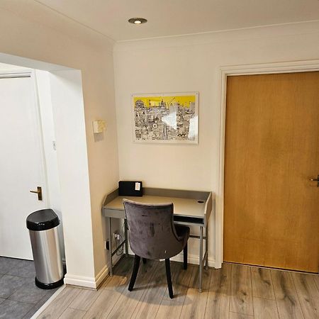 Redcot Gardens Stamford 4 Bed Contractor Familt Home With Parking Luaran gambar