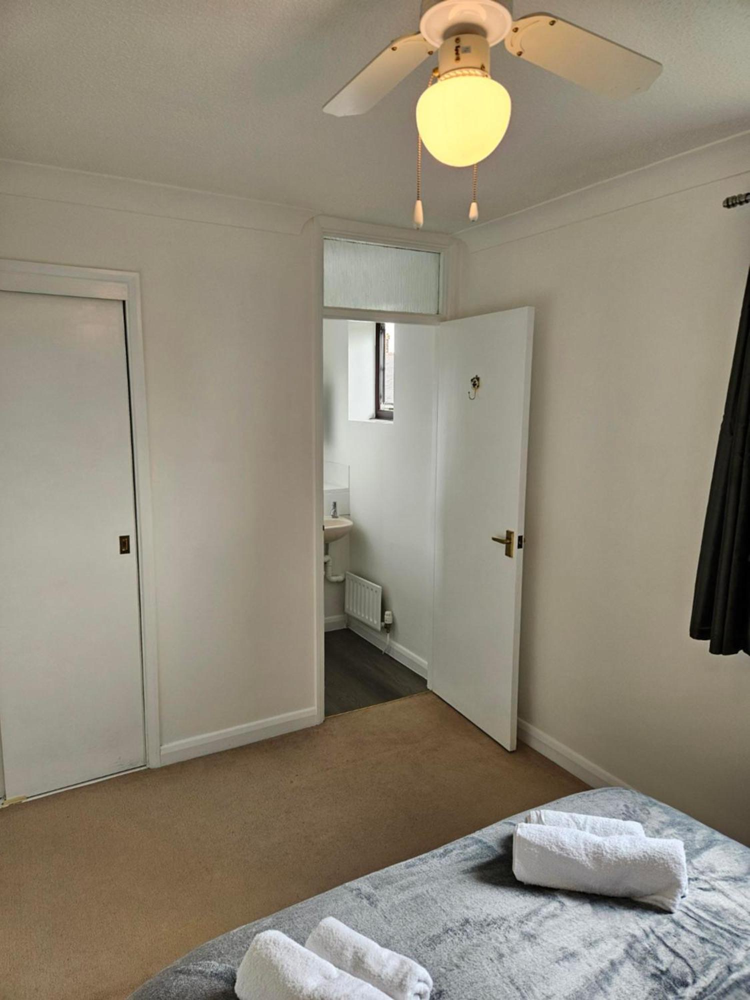 Redcot Gardens Stamford 4 Bed Contractor Familt Home With Parking Luaran gambar