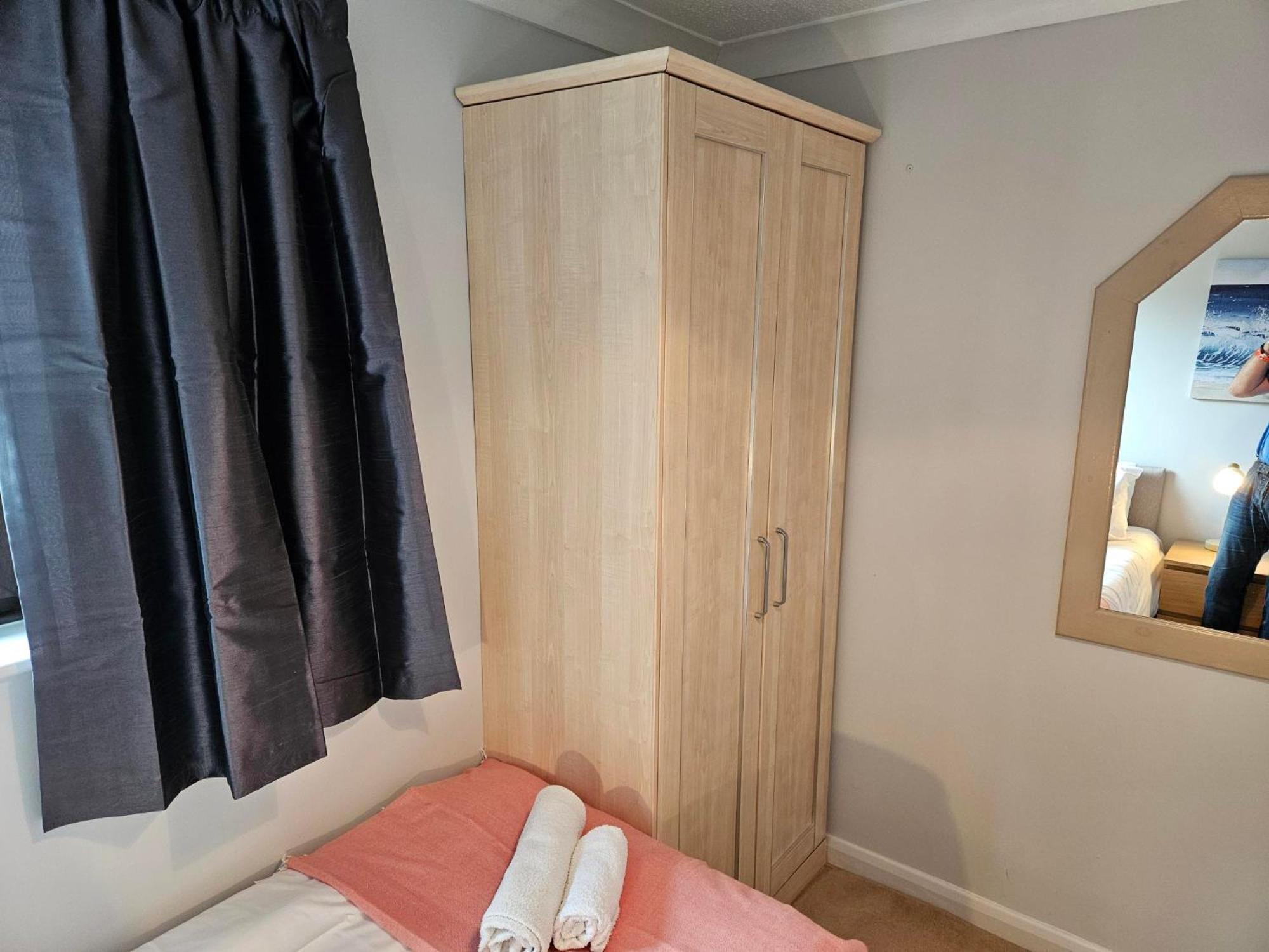 Redcot Gardens Stamford 4 Bed Contractor Familt Home With Parking Luaran gambar