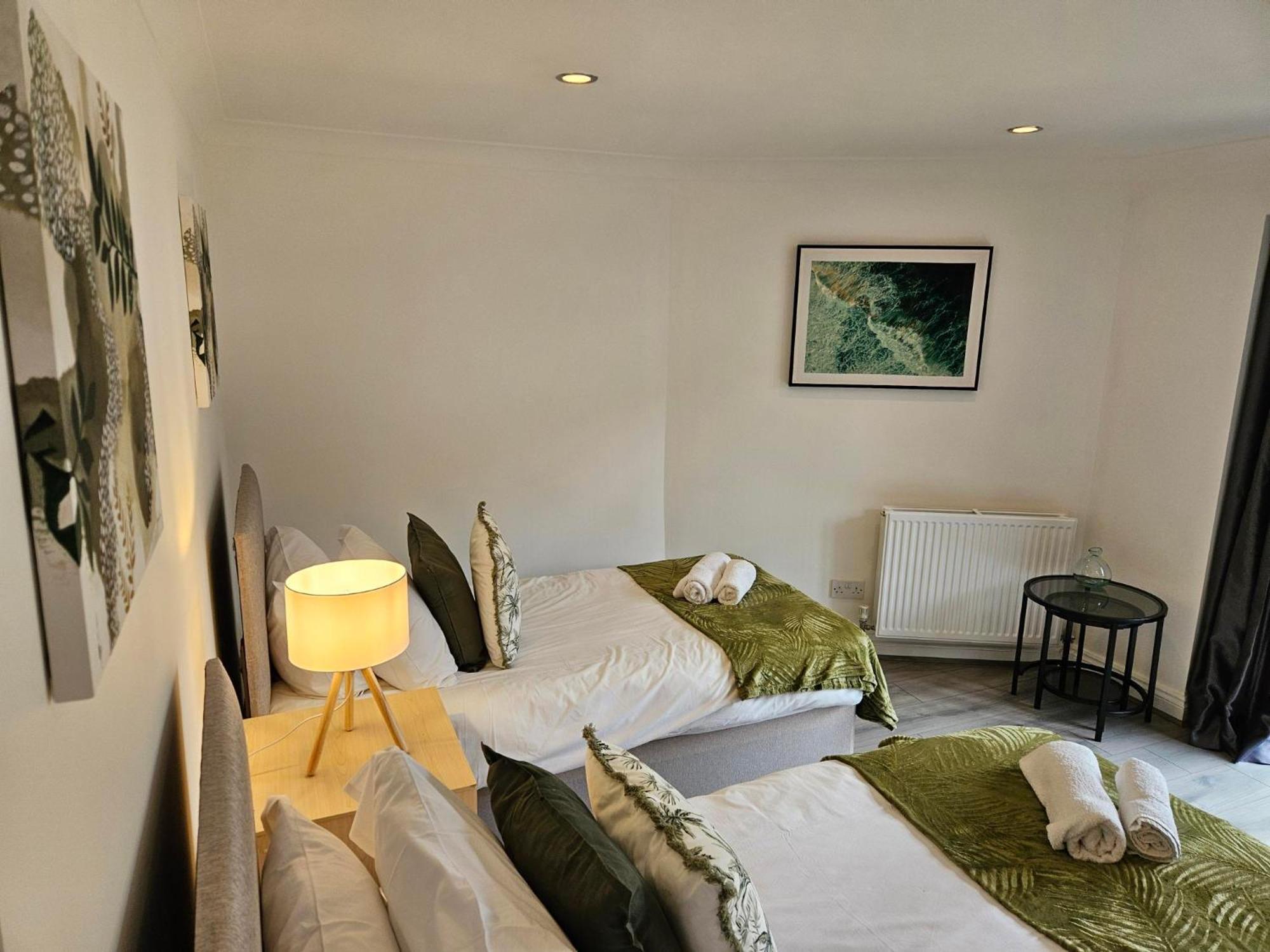 Redcot Gardens Stamford 4 Bed Contractor Familt Home With Parking Luaran gambar